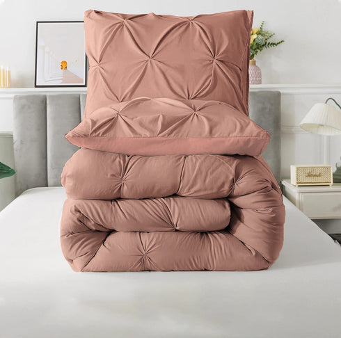 The White Moss Rosalie Reversible Pinch Pleat Winter comforter with  pillow covers